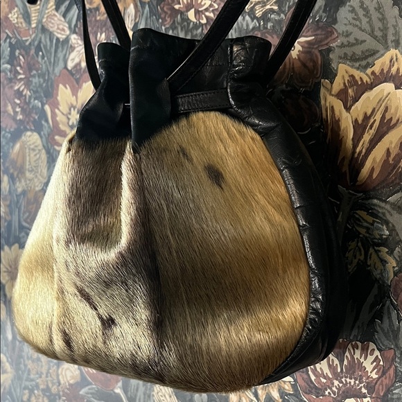 Vintage Seal Fur & Leather Handbag — Québec Artisan Piece - Picture 4 of 13